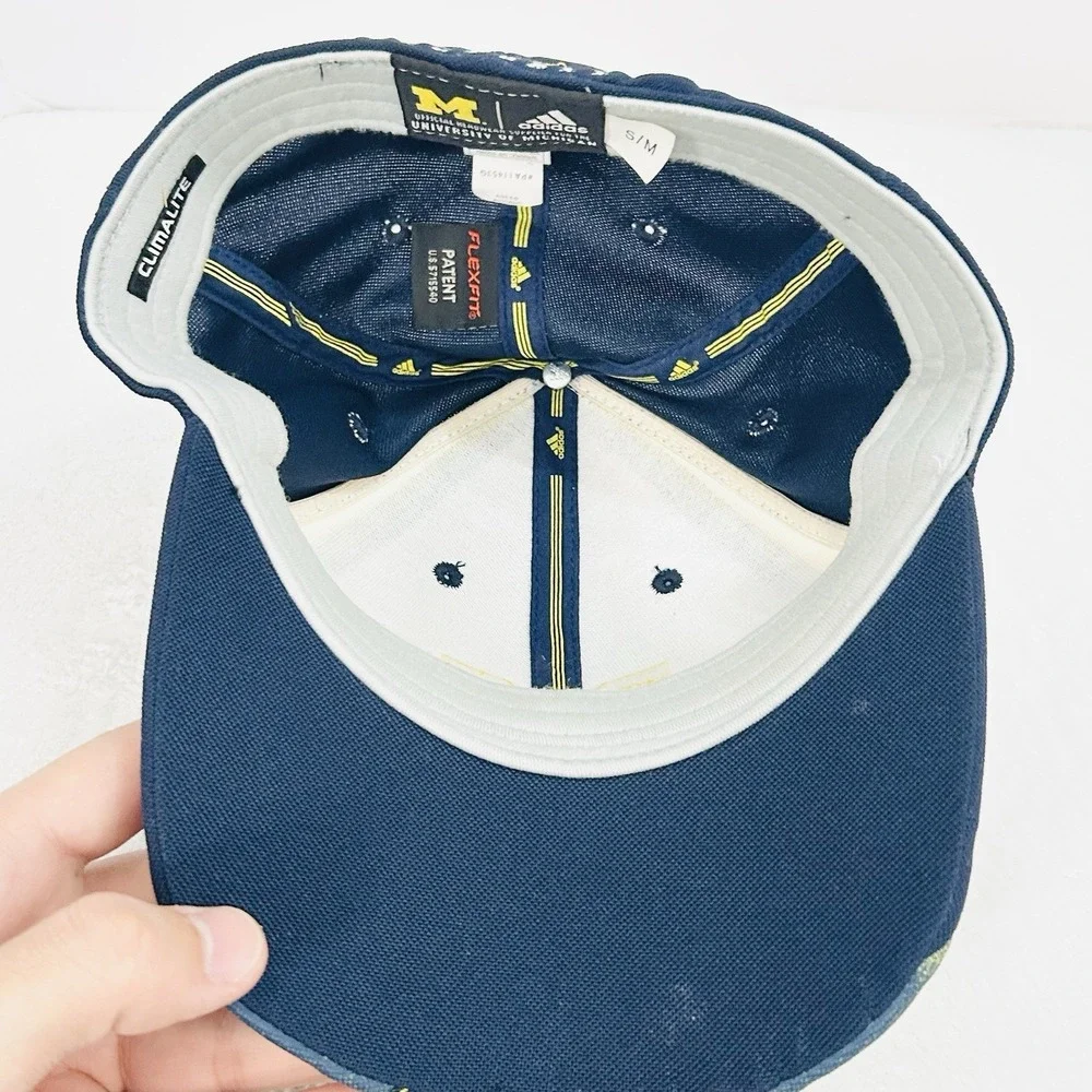 Adidas‎ Michigan Wolverines Climalite Team Logo Stretch Flex Hat Cap S/M Blue